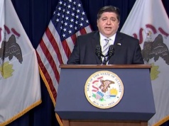 Pritzker żąda od Trumpa ponad $8 miliardów