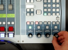 AI nielegalnie kopiuje głosy. Ty też możesz usłyszeć swój w reklamie szamba