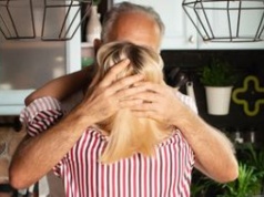 "Nie zanika z wiekiem". Tak wygląda życie intymne seniorów