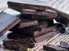 Gorzka czekolada eliksirem młodości? Nowe badania wskazują na przełomowy składnik