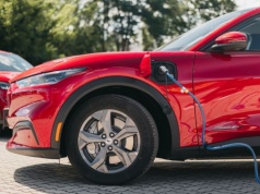 Elektryczna Ameryka zagłosowała. 96 proc. właścicieli chce zostać przy EV