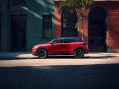 Lexus LBX Vibrant Edition debiutuje w salonach. Mały crossover z detalami prosto z flagowej limuzyny