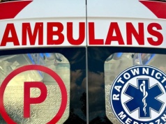 Pięciolatka wypadła z balkonu na piątym piętrze. Była pod opieką pijanego ojca