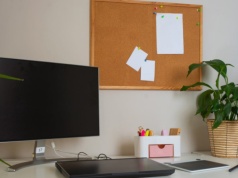 Tablice korkowe idą w zapomnienie. Nadchodzi sprytne rozwiązanie. Bez igieł i pinezek