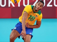 Legendarny siatkarz odrzucił miliony! Zagra w PlusLidze?