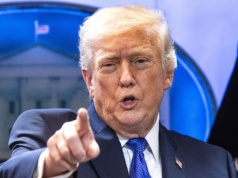 Wczoraj 10, dziś 15 procent. Trump zapowiedział podniesienie globalnej stawki celnej