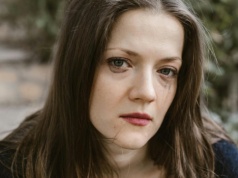 Zapytałam AI, dlaczego kobiety czują się samotne w związkach. Odpowiedź była boleśnie prawdziwa