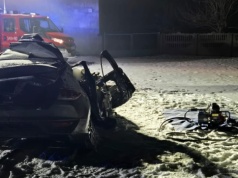 Dramat na Mazowszu. Wjechali wprost pod szynobus. Dwie osoby nie żyją