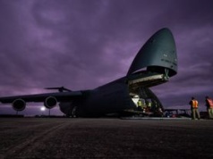 C-5 Galaxy wylądował na Azorach. To przygotowania do ataku na Iran?