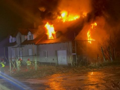 Kłodzko - pożar domu jednorodzinnego