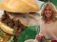 Krakowianie się zachwycają, a turyści ustawiają się w kolejkach, by skosztować. Wachowicz podaje przepis