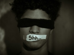 USA chce walczyć o wolny internet w UE. Niech zaczną od cenzurowania słów przez amerykańskie big techy