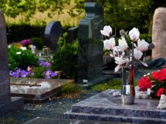 Ku Pamięci Tych, którzy odeszli. Pogrzeby naszych bliskich z Jaworzna