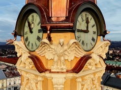 125 lat na wieży ratusza. Zegar, który przetrwał wojnę i trzy pokolenia Dobrzańskich zmodernizują