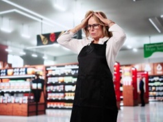 Sieci handlowe zapowiadają zwolnienia. Kogo dotkną redukcje etatów?