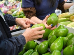 W sklepach mogą wystąpić problemy z dostawami świeżych owoców i warzyw
