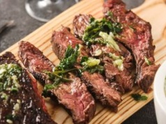 Polacy prawie nie znają tego mięsa, a we Francji i USA się nim zajadają. Jest mięciutkie i soczyste