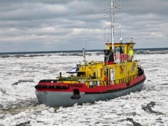 Akcję na Wiśle śledziły drony. Lodołamacze rozbiły zator, jakiego nie było od 2012 roku