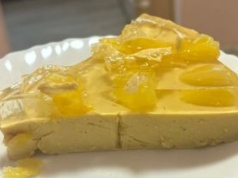 Wzięłam skyr i owoce. Po chwili miałam ciasto z mamucią ilością białka