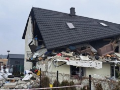 Potężny wybuch rozerwał dom pod Kielcami. W środku była rodzina. Nowe zdjęcia