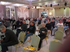 „Nigdy nie marnuj dobrego kryzysu”. Co zmienić w oborze, żeby mleko się opłacało?