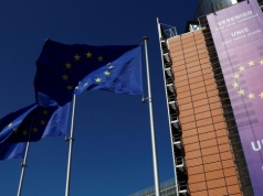 KE: oczekujemy wyjaśnień, jakie kroki zamierzają podjąć USA po orzeczeniu Sądu Najwyższego ws. ceł