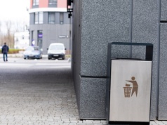 Nie temu służą uliczne kosze na śmieci. Kara nie niższa niż 500 złotych