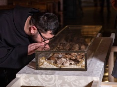 Pierwszy raz w historii! Wystawiono szczątki św. Franciszka