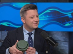 Michał Dworczyk zaskoczył dziennikarzy. Przyniósł do studia minę