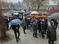 Kaliszanie wzięli udział w drodze krzyżowej ulicami miasta