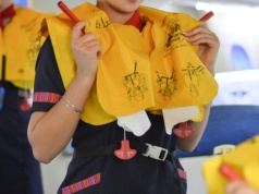 Kradną z samolotów, by potem wystawić na sprzedaż. 