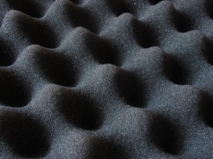 Przekładki paletowe i pianki PE – jak stabilizować ładunki B2B?