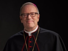 „Niepokojąca powszechność jawnego marksizmu” – bp Barron o lewicowych politykach w USA