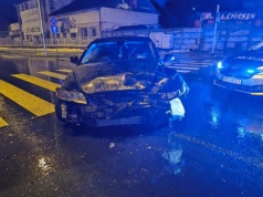 Nocne zderzenie na skrzyżowaniu w Lublinie. Trzy osoby trafiły do szpitala