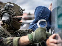 Rozbito narkotykową siatkę z Podkarpacia. CBZC i kontrterroryści w akcji