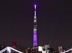 Turyści uwięzieni kilkadziesiąt metrów nad ziemią. Pięć godzin w windzie