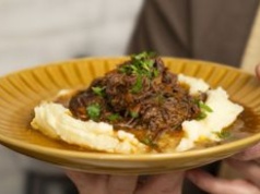 Przygotuj wołowinę w ten sposób, a nie pożałujesz. Dosłownie rozpływa się w ustach