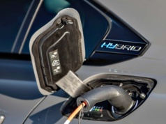 Brutalne zderzenie PHEV-ów z rzeczywistością. Użytkownicy Porsche i Toyoty na przeciwległych biegunach