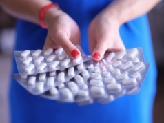 Nie tylko zaparcia. Ten suplement może drastycznie rozregulować jelita