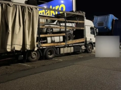 Uderzenie w wiadukt podczas eksportu ciągników solówkami, bez prawa jazdy i zezwoleń