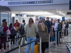 Branża lotnicza ostrzega: Nawet sześciogodzinne kolejki na lotniskach