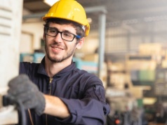 Liczba wolnych miejsc pracy w UK spadła do najniższego poziomu od 5 lat