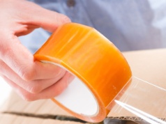 Inżynierowie odkryli, dlaczego taśma klejąca wydaje dziwne dźwięki