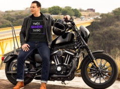 Jak wzmocnić swój wizerunek w czasie jazdy motocyklem? Koszulki na zloty motocyklowe