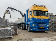 MAN hTGX, ze spalinowym silnikiem na wodór, dostarczony do budowlanego klienta