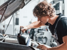 Jedna marka, wiele olejów. Jak dobrać odpowiedni olej silnikowy?