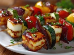 Ze śródziemnomorskiego sera przygotowuję domowe szaszłyki. Wystarczy 15 minut i gotowe