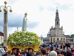 Wiele świątyń zniszczonych po przejściu orkanu przez Portugalię. Także sanktuarium w Fatimie