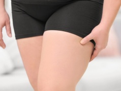 Najprostszy trening na zgrabne nogi. Bez sprzętu i bez wychodzenia z domu