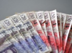 Polacy dostają emerytury na Wyspach. Oto ile wynoszą